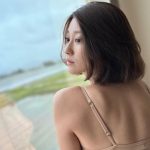 原幹恵、ヌーディーカラーのルームウェアで美バスト披露
