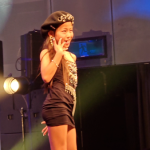 【動画】現役女子小学生・友岡美里愛さん、黒のタイトミニワンピで美脚アピール！４度目挑戦で見事グランプリを受賞＜第８回九州キッズモデルオーディション＞