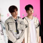 【動画】iKON、カジュアルコーデでレッドカーペットに登場で笑顔見せる！＜KCON JAPAN 2023＞