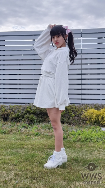 【写真特集】dela・松島七葉、可愛すぎる白のミニ丈ワンピースで登場！ 「大学生活で最近ハマっていることはケーキビュッフェ」