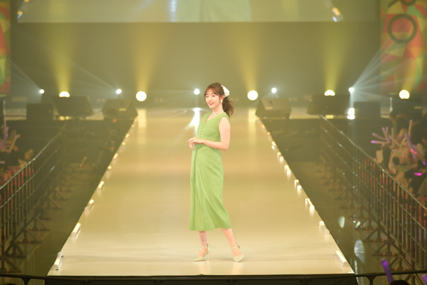 【動画】鈴木愛理、高橋ひかる、吉田朱里らRayモデル、サツコレのランウェイに登場！＜札幌コレクション 2023 SPRING/SUMMER＞