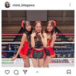 北川美麗、セクシーなコスチュームから美脚が覗く、笑顔のVサイン！