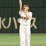 足立佳奈、読売ジャイアンツのイベントで圧巻の歌声を披露！