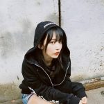 宮脇咲良、「NANA」風コーデを披露「めちゃんこカッケエ」「可愛すぎ」とファン歓喜