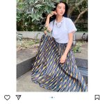 Koki,、黒髪サラリ。白T×プリーツスカートで夏コーデ披露！