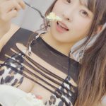 日下部ほたる、ヒョウ柄ビキニの美尻見せつけ振り向きショット披露！