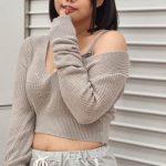 コスプレイヤー・紬とろろ、「コスホリック」で無防備な胸元から豊満バスト披露！