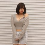 コスプレイヤー・紬とろろ、「コスホリック」で無防備な胸元から豊満バスト披露！