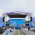 【ライブレポート】MOONCHILD、ヘルシーな白衣装で韓国「2023 Weverse Con Festival」2日目に登場！オーディション課題曲『CHILI CHOCOLATE』を歌唱