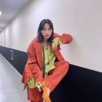 のん「アヒル口してやった」、遊び心溢れるセットアップの舞台あいさつオフショットにファン歓喜