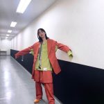 のん「アヒル口してやった」、遊び心溢れるセットアップの舞台あいさつオフショットにファン歓喜