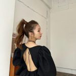 板野友美、わかってるけど安心できない！赤パンツスタイルで美脚全開！