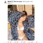 黒嵜菜々子（Peel the Apple）、はだけ浴衣から純白ビキニを見せた無防備オフショットでファン瞬殺！