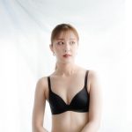 双子モデルクリエイター・りかりこ、初めての下着撮影で極上ボディ披露