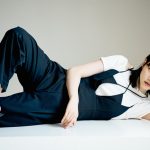 のん、凛とした大人の美しさを「ヤングチャンピオン」表紙から届ける