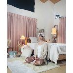 のん、シルクのナイトウェアを身に着けた部屋着姿に「凄く可愛い」」「大人なのんちゃん、素敵」とファン歓喜