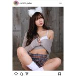 コスプレイヤー・猫乃ここ、猫耳コスで白ランジェリーをチラリ！