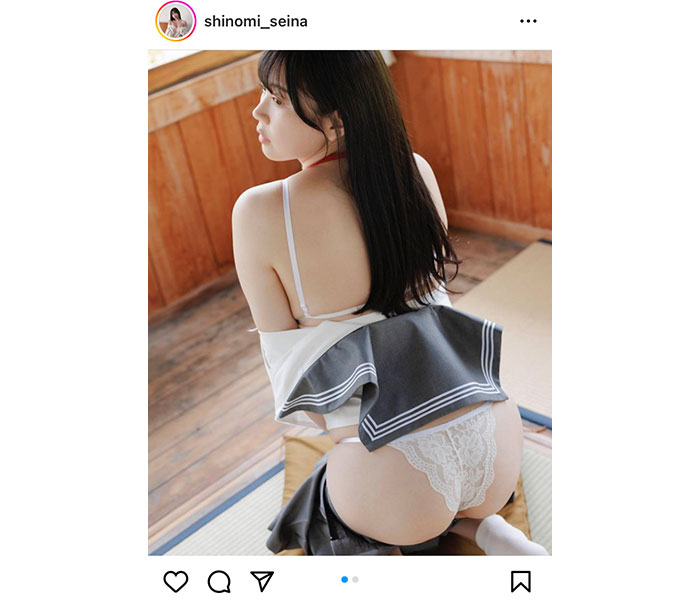 篠見星奈、脱ぎかけ制服のフェチショットで透明桃尻あらわに！