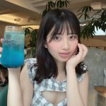佐藤かれん、無防備な胸元が気になるキャバドレス姿にファン悶絶