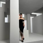 白間美瑠、肩出しデコルテ見せの黒ドレスで大人の魅力放つ！