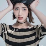 若月佑美、フォトエッセイ購入者特典ポストカードにプライベート風ショットや90年代ファッション図柄を起用