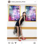 山本美月、超ミニの黒シースルー衣装で美脚全開！