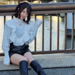 【動画】保科凜(Jams Collection)が大阪でクールな美脚ファッションで登場！