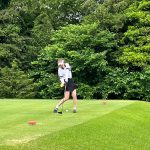 新井美穂、ミニスカゴルフウェアで関東女子倶楽部対抗でのラウンドを振り返る！ 「次回は上位を狙えるよう一人一人が切磋琢磨したい」