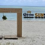 沖縄ビーチでCORONA SUNSETS FESTIVAL 2023、４年ぶり開催で絶景のフォトスポット！