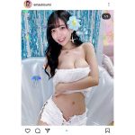 #2i2・天羽希純、美谷間のぞく大胆ビキニ姿で誘惑「真珠がこぼれ落ちそう」