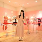 小倉唯、アーティストデビュー10周年記念衣装展「ゆいくろーぜっと」大好評開催中！23日からは10周年記念ライブ衣装も追加展示！