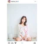 寺本莉緒、裸足でお姫さま座りをする可愛らしいショットを公開！「なんだかすごく素敵な写真です」とファン大絶賛！