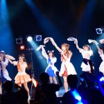 【写真特集】dela、セーラー風衣装と爽やかなパフォーマンスで会場を盛り上げる！