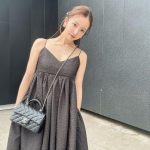 板野友美、デコルテ＆美肩チラ見せのワンピース姿に反響ぞくぞく！