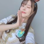 上坂すみれ、ウマ娘を意識したミニワンピースから覗く色白美脚にファン大熱狂!「可愛すぎてしんどい」とファンから歓喜の声