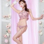 明日花キララ、美ボディを大胆アピール！自身プロデュースのビキニ姿を公開