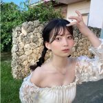 佐藤かれん、オフショルの水着でふっくらバストがチラリ「水着姿可愛すぎて可愛いしか言えない」とファン歓喜
