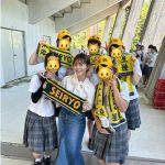 新田さちか、母校の『星稜高校』決勝戦を観戦！汗をかいて応援する姿に「こんな可愛い子に応援されたい」「横顔きれいすぎて見惚れちゃいました」とファン歓喜