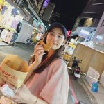 新木優子、カジュアルコーデで台湾のナイトマーケット満喫「彼女感強っ！笑」とファン歓喜