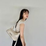 堀田茜、ウエストちらりなコーディネートで抜群のスタイルを披露！