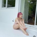 早川渚紗（Pimm’s）、ピンク髪で際立つ透明もっちり美ボディ！