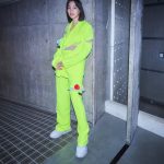 のん、蛍光イエローのスーツ衣装姿に称賛の声<J-WAVE INSPIRE TOKYO 2023>