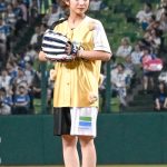 【写真特集】辻希美が始球式でワンバン投球！から揚げユニフォームでベルーナドームに登場＜埼玉西武ライオンズ＞