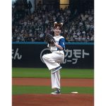 山田杏奈、キツネ耳ユニフォームでファーストピッチセレモニーに挑む！