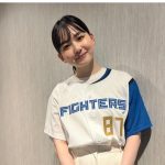 山田杏奈、キツネ耳付きユニフォームで始球式に登場！