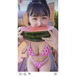 くりえみ、いちごおパンツ姿ですいかを頬張る愛らしいショット公開！ファン大興奮！