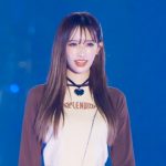 伊藤桃々、メガトン級に可愛い！令和のカリスマギャルが魅せる秋の大人顔にキュン！＜KANSAI COLLECTION 2023 A/W＞