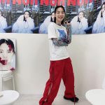 のん、オンラインイベントで"白目"披露「まだまだ、研究途中の白目です」＆笑顔でピースのオフショも！ファンから「白目のインパクトが強い」「黒目の大きい素敵目目なのんちゃん」と反響も