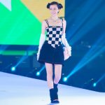 佐藤ミケーラ倭子、圧巻のパーフェクトボディ！ミニスカからのチラリ美脚にうっとり＜KANSAI COLLECTION 2023 A/W＞