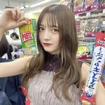 Peel the Apple・黒嵜菜々子、アイス片手にむっちり二の腕チラリなショットを公開「めちゃくちゃ可愛いぃ」「素敵です」とファン歓喜